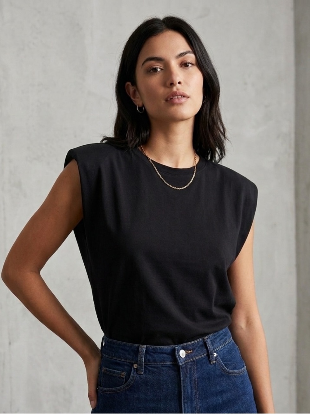 Banana Republic Black Padded-Shoulder Muscle Tee Elevated Basics Minimalist Med
